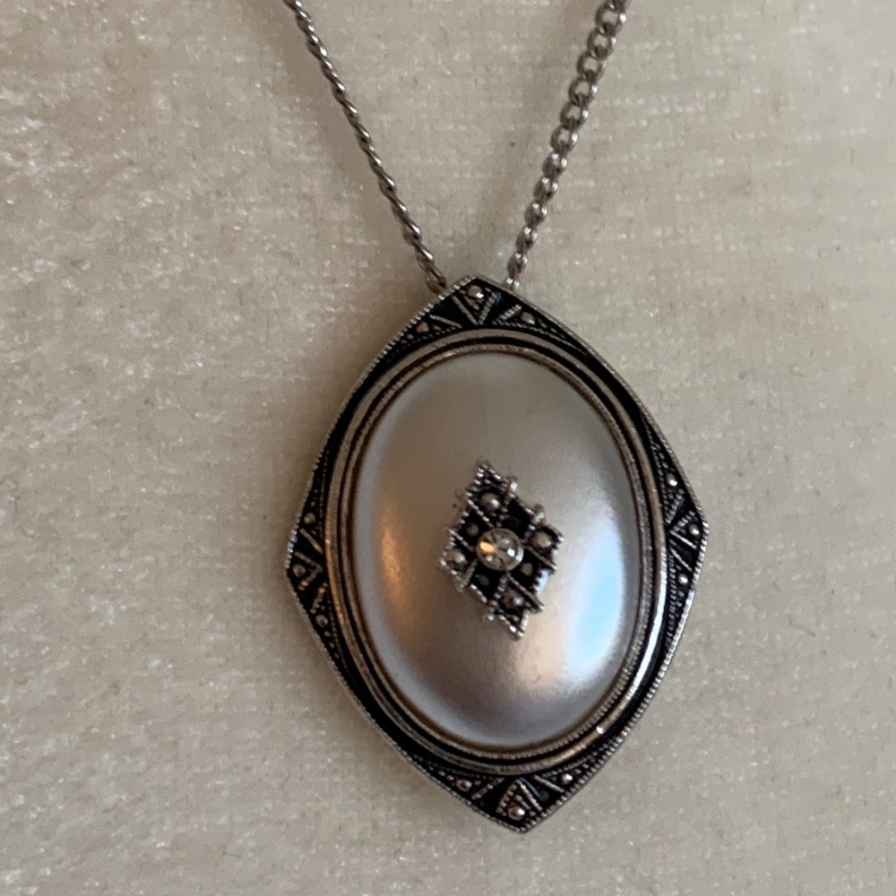 Art Deco Style Enamel Silver Tone Brooch Pendant - Picture 8 of 8